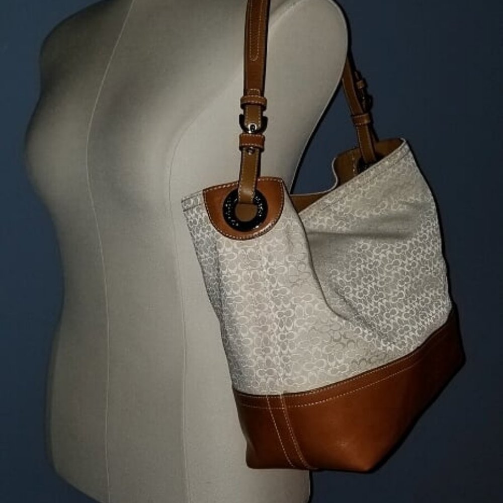 Coach Signature Handbag w/Wristlet - Picture 2 of 9